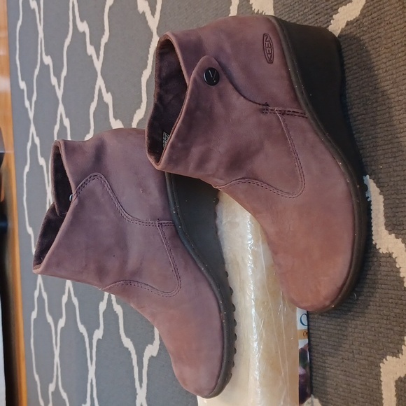 Keen Akita Brown Suede Wedge Ankle Boots 6 - Picture 4 of 15